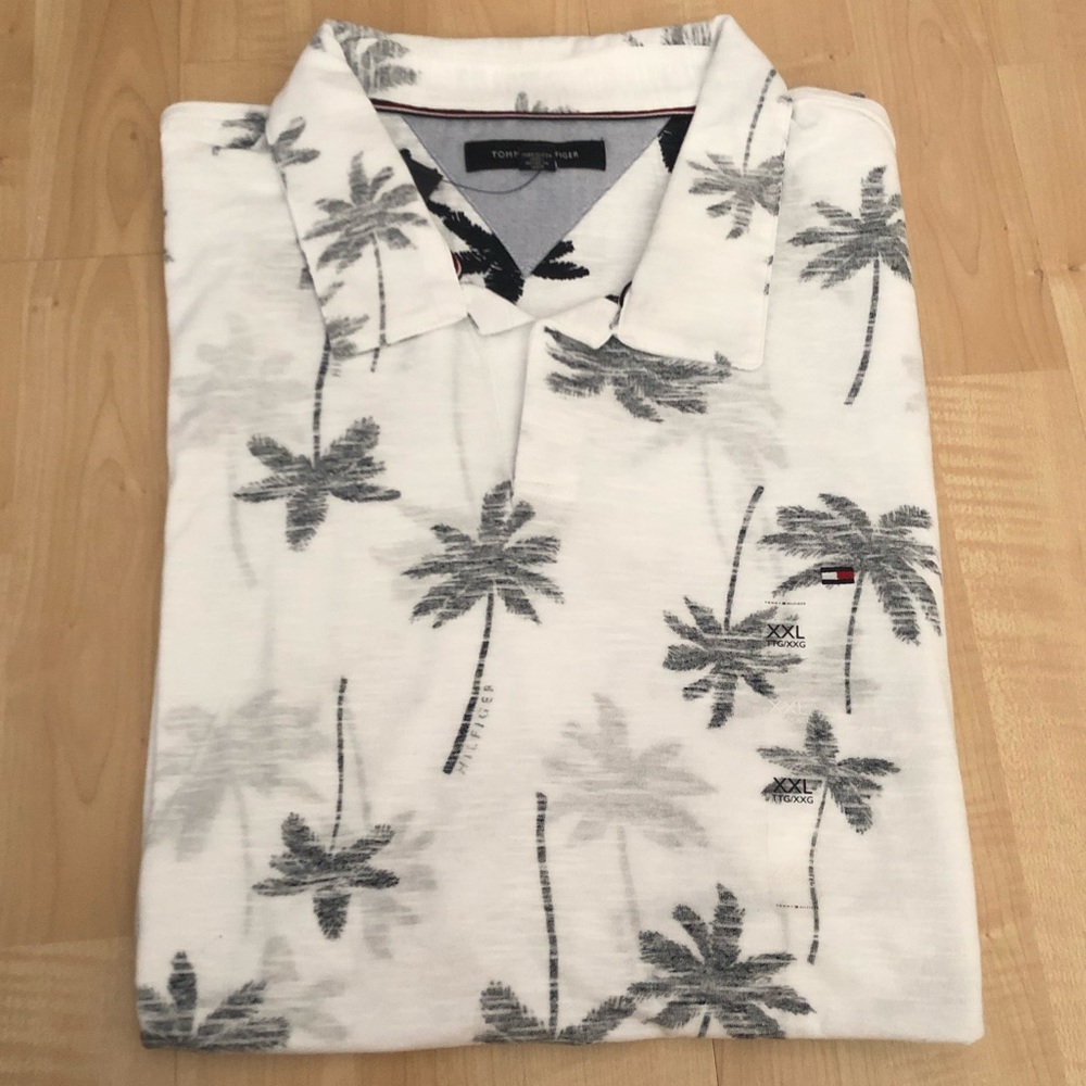 🏡 Moving sale  Price Firm Hilfiger inside out polo shirt - Picture 2 of 8